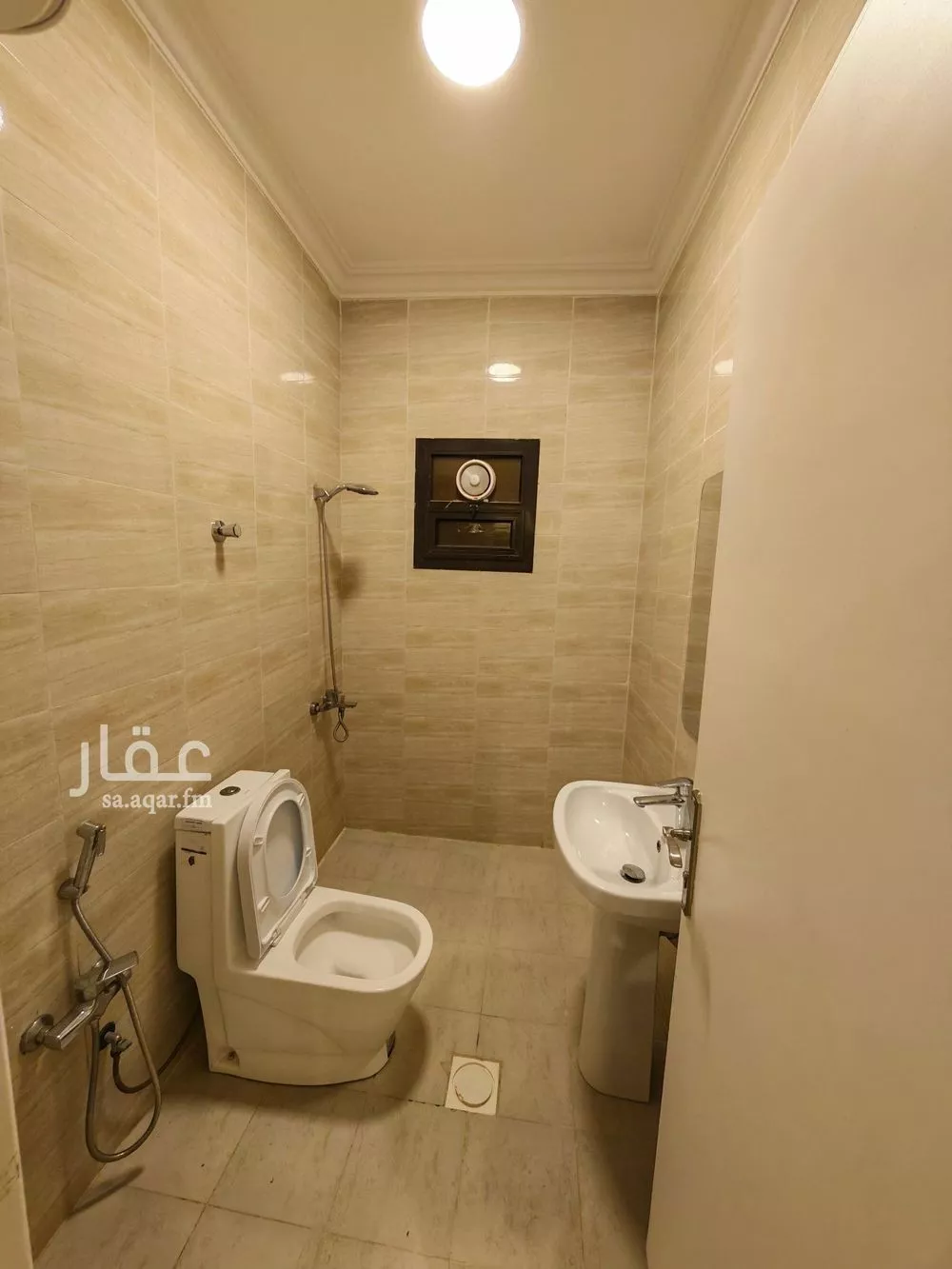 دور 4 غرف في العارض 4