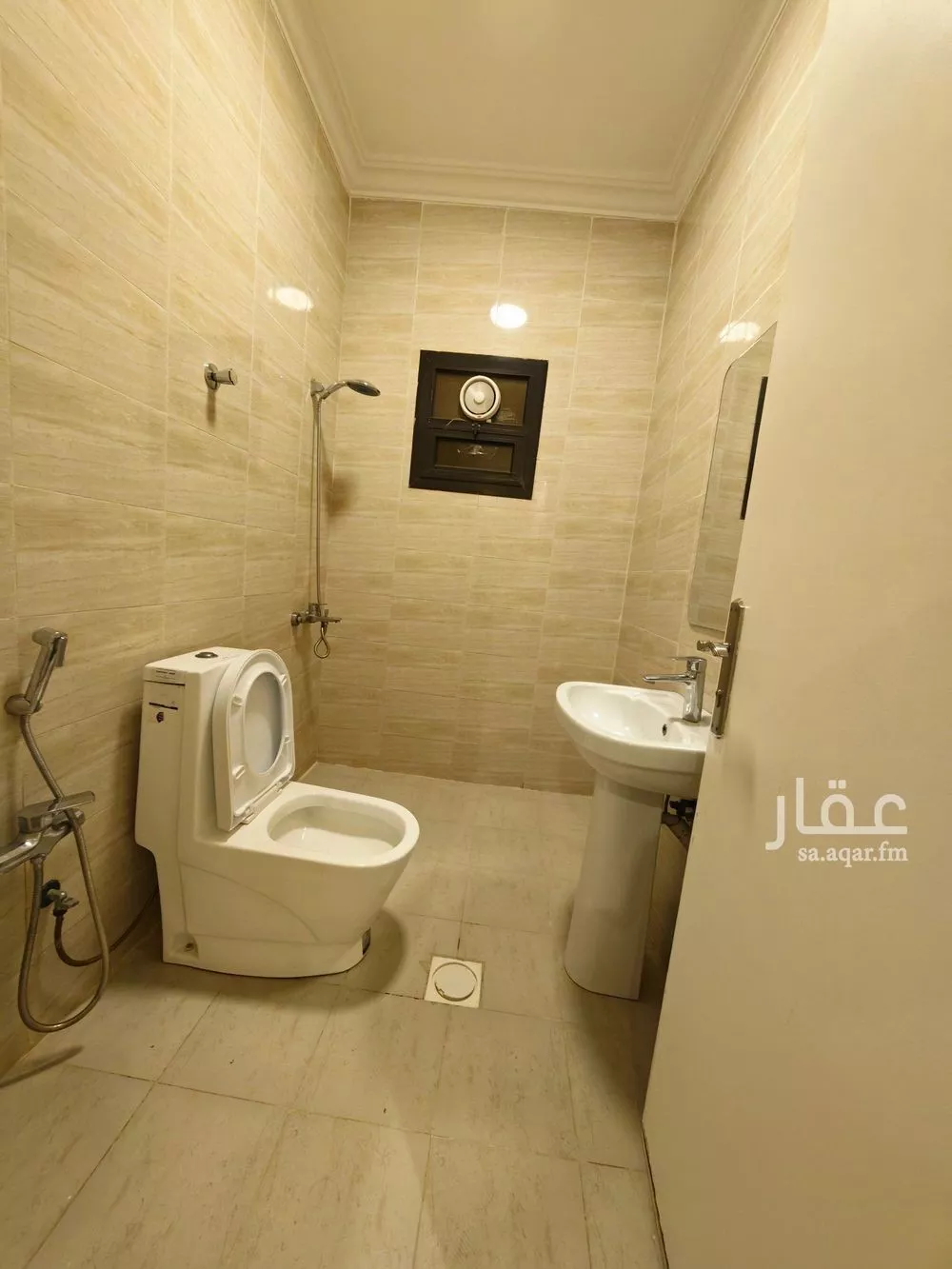 دور 4 غرف في العارض 9