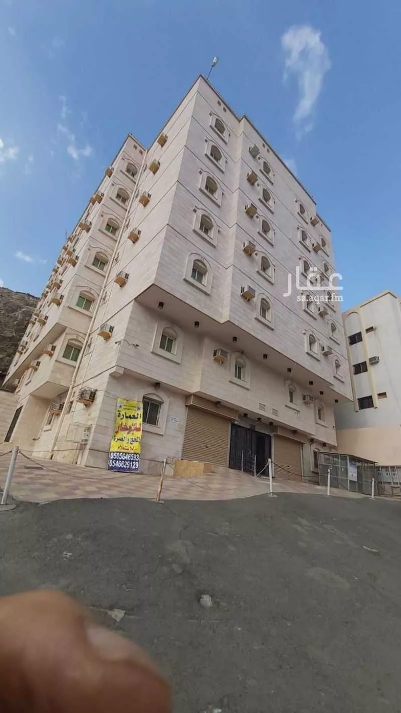 شقة في ريع زاخر