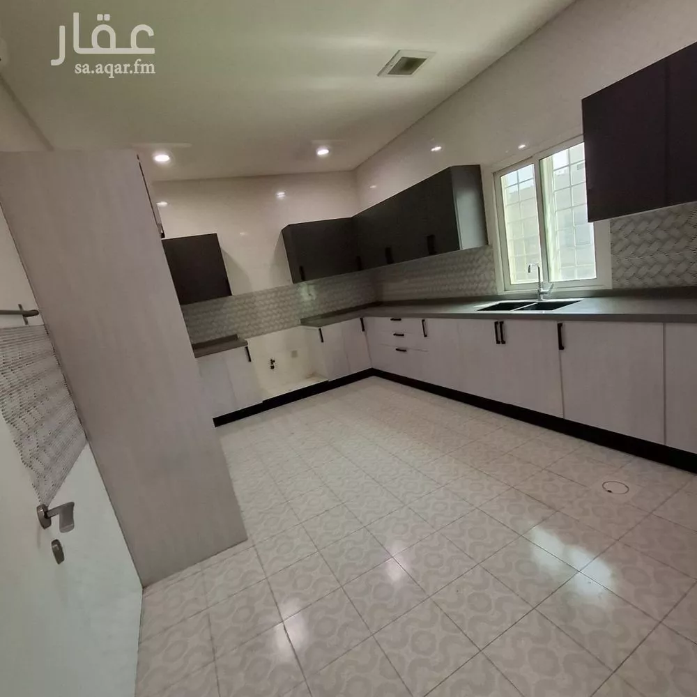 3 bedroom floor in Al Yasmin 8