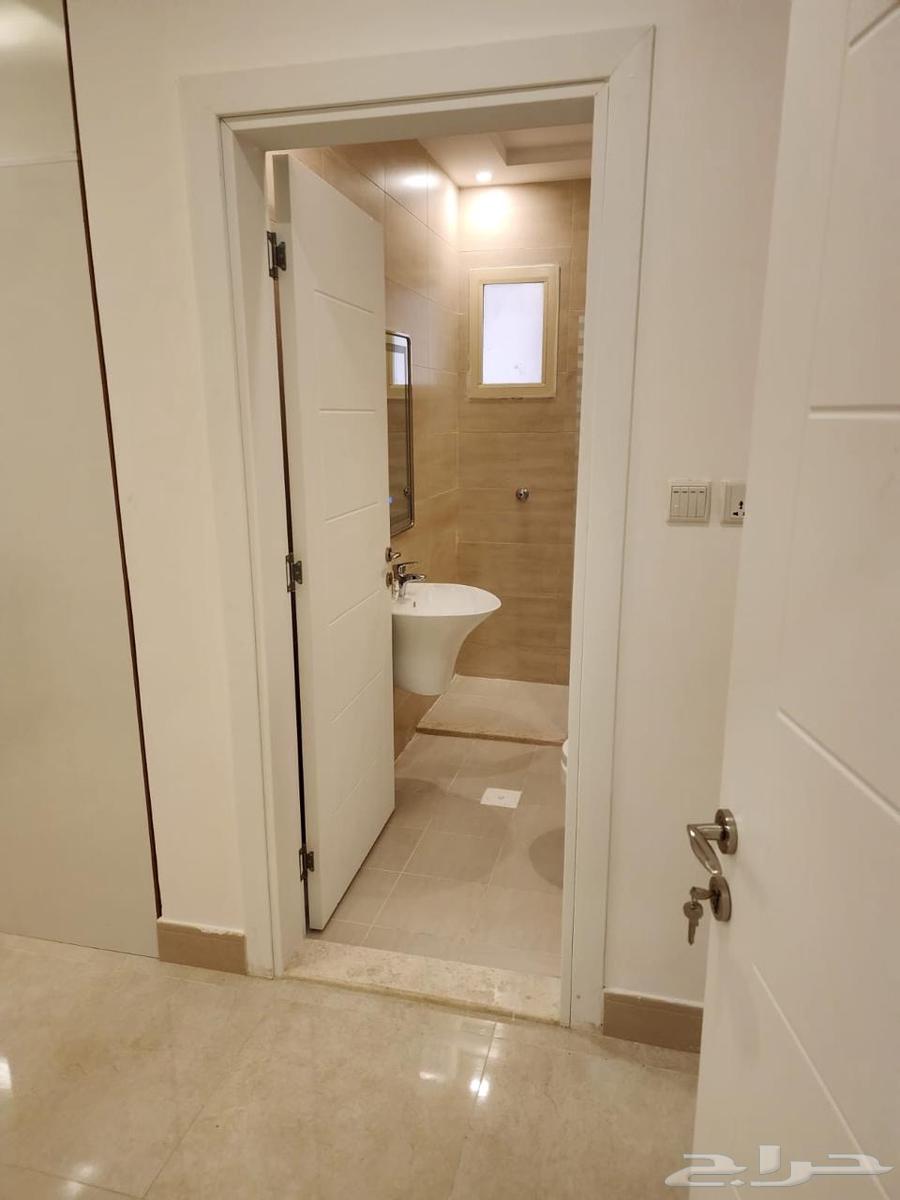 6 bedroom villa in Az Zomorod 12