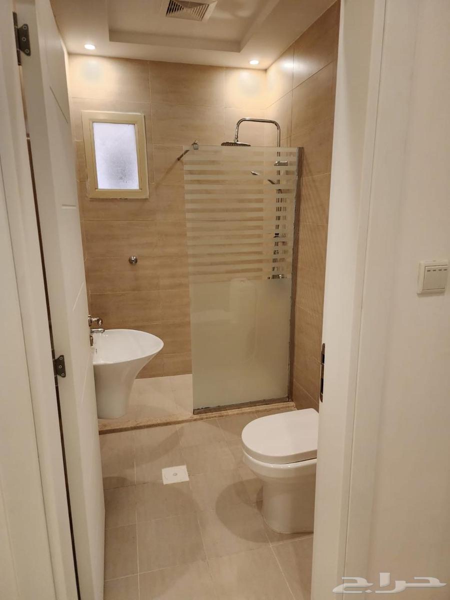 6 bedroom villa in Az Zomorod 15