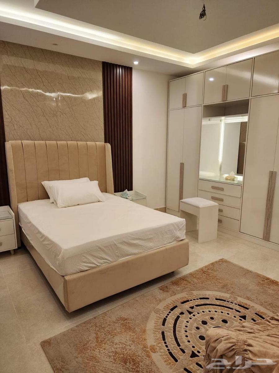 6 bedroom villa in Az Zomorod 16