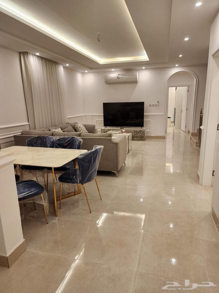 6 bedroom villa in Az Zomorod 19