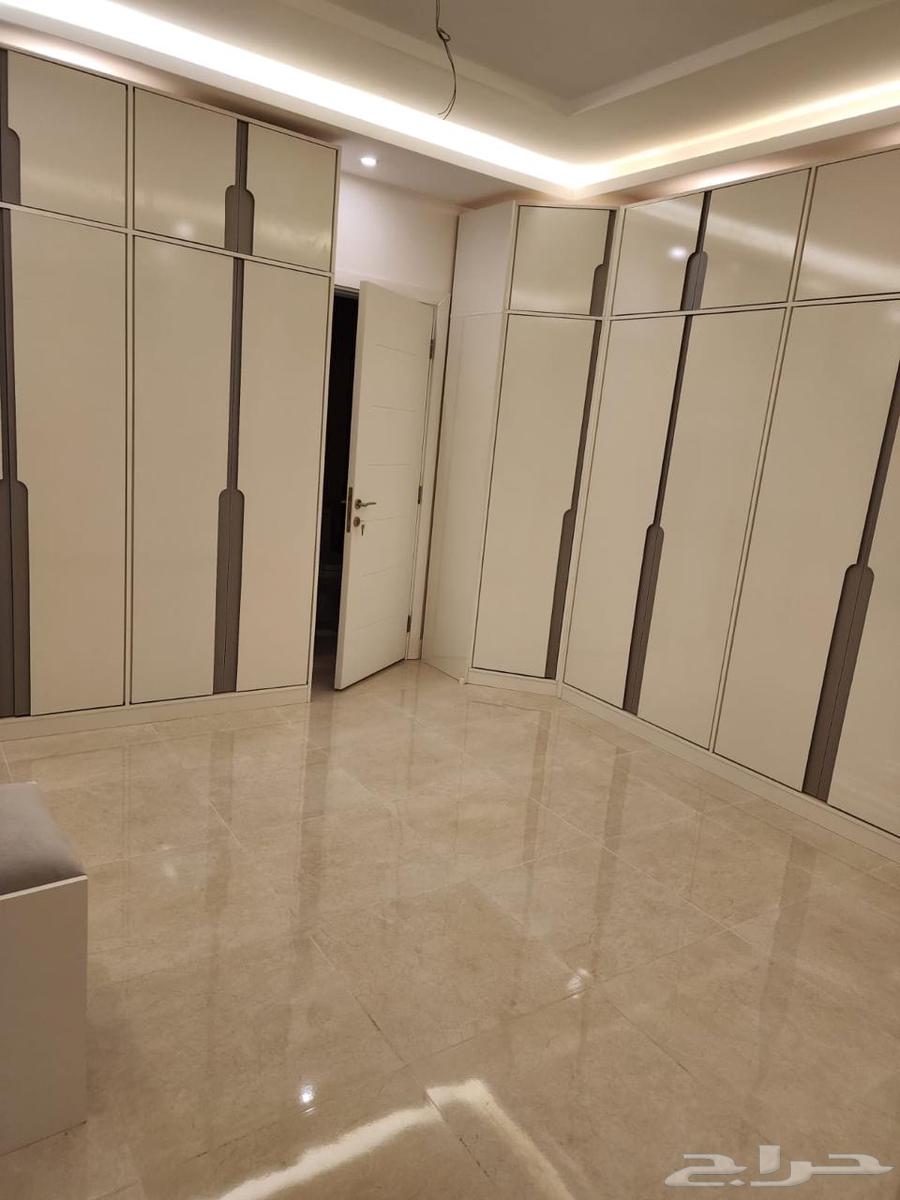 6 bedroom villa in Az Zomorod 25