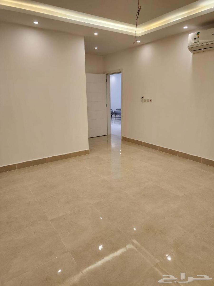 6 bedroom villa in Az Zomorod 29