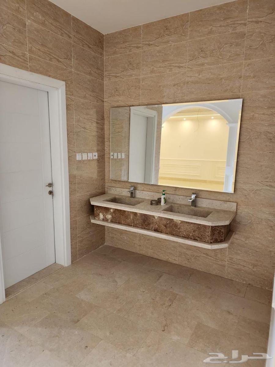 6 bedroom villa in Az Zomorod 9