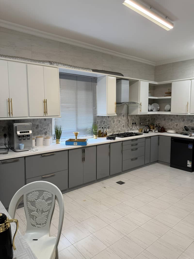 5 bedroom apartment in Al Ranuna, Madinah 8