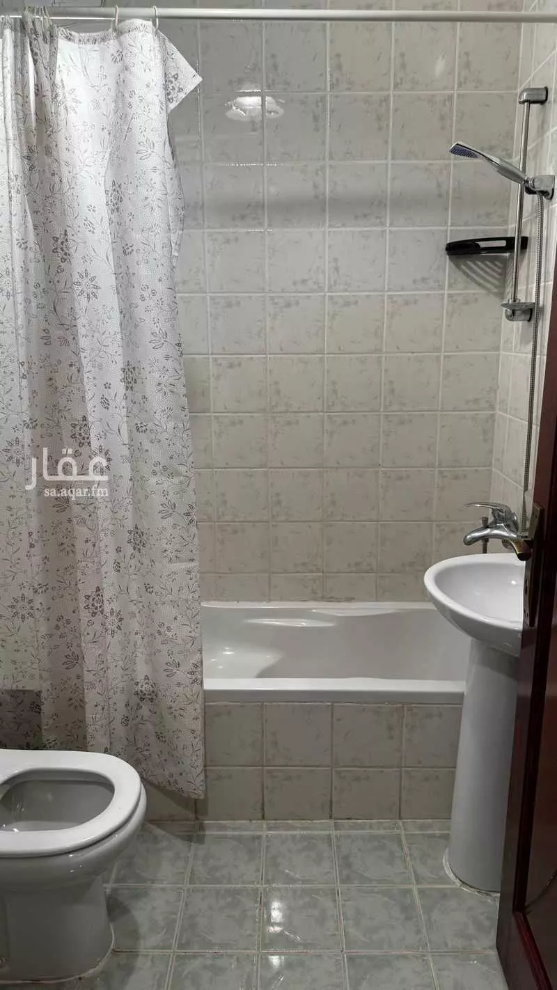 3 bedroom apartment in Al Khalidiyyah, Madinah 7