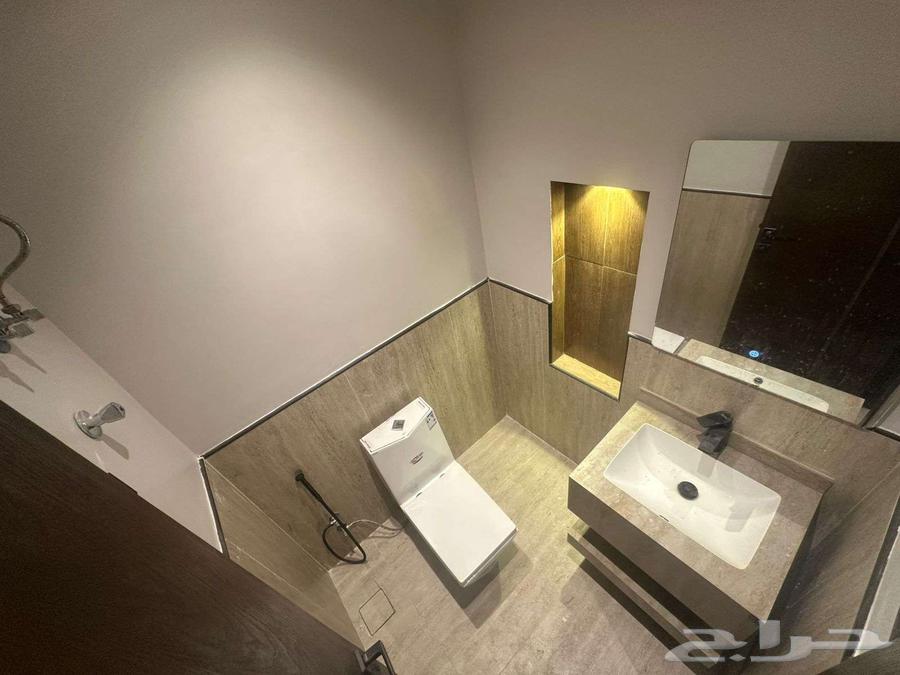 3 bedroom apartment in Al Aziziyah 16