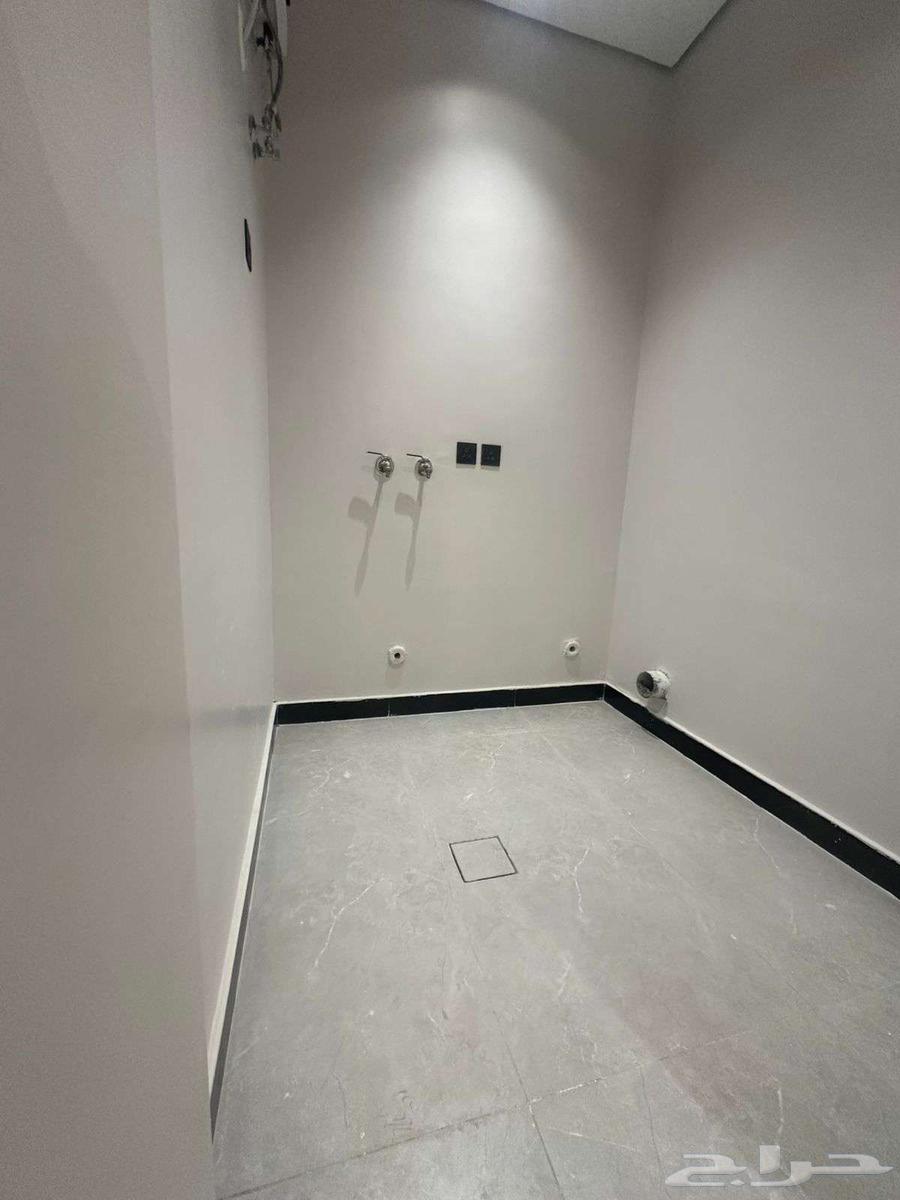 3 bedroom apartment in Al Aziziyah 5