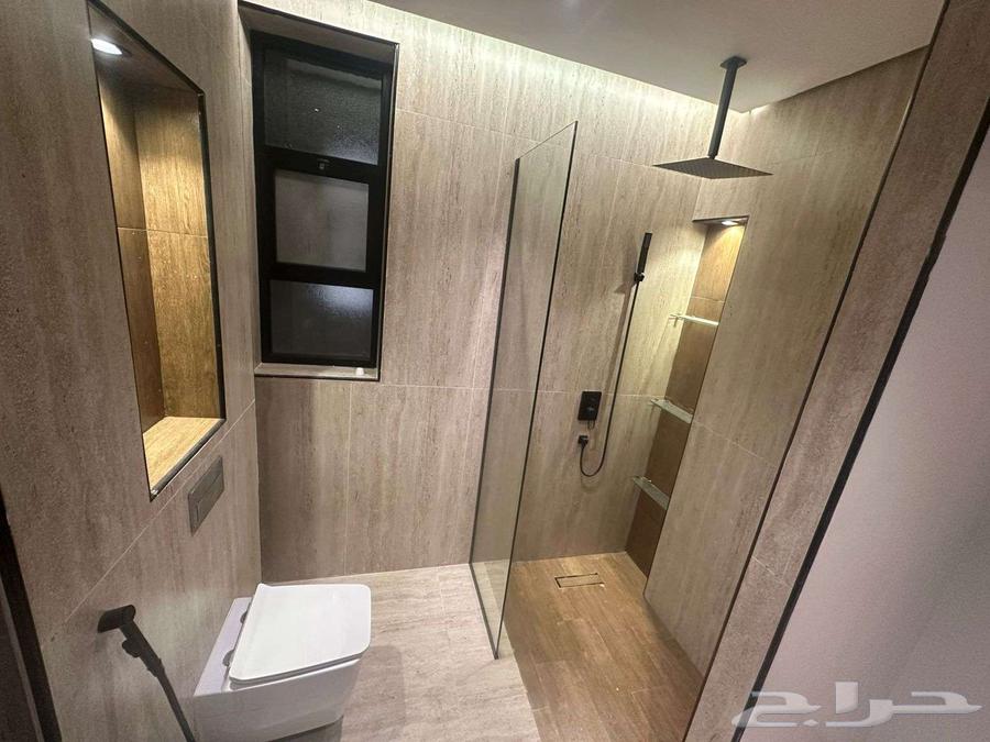 3 bedroom apartment in Al Aziziyah 8