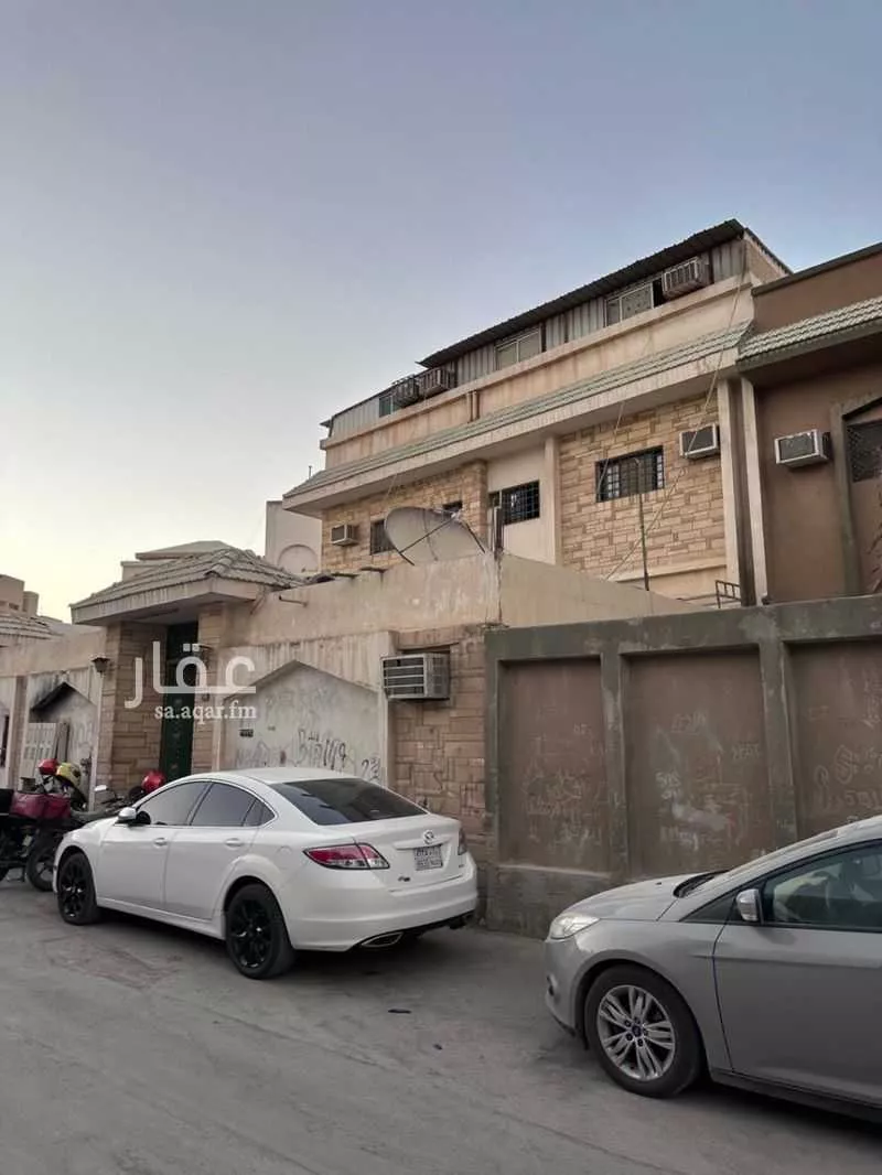 7 bedroom villa in Umm Al Hamam Al Gharbi, Riyadh 2