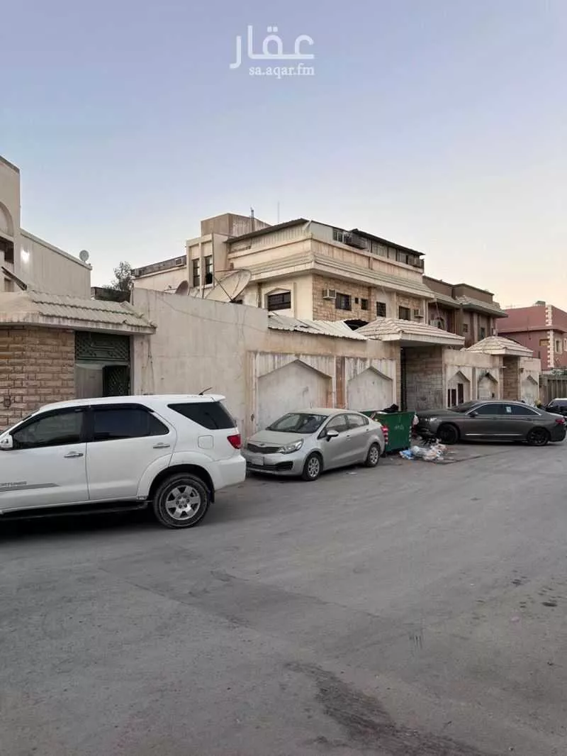 7 bedroom villa in Umm Al Hamam Al Gharbi, Riyadh 5
