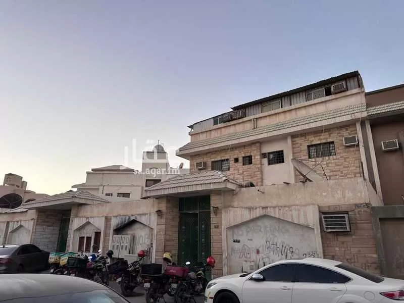 7 bedroom villa in Umm Al Hamam Al Gharbi, Riyadh 3