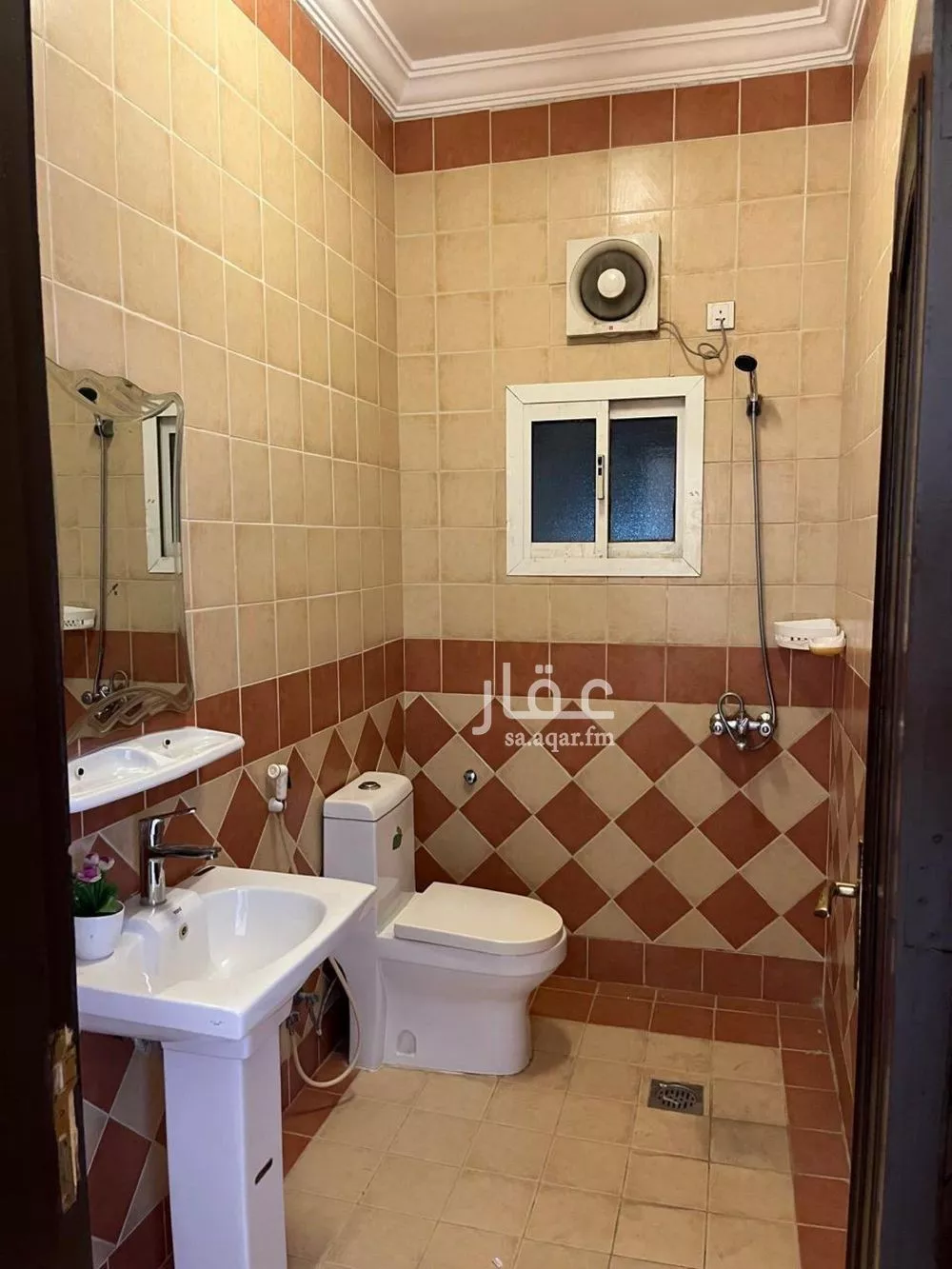 4 bedroom apartment in Az Zomorod, Jeddah 5