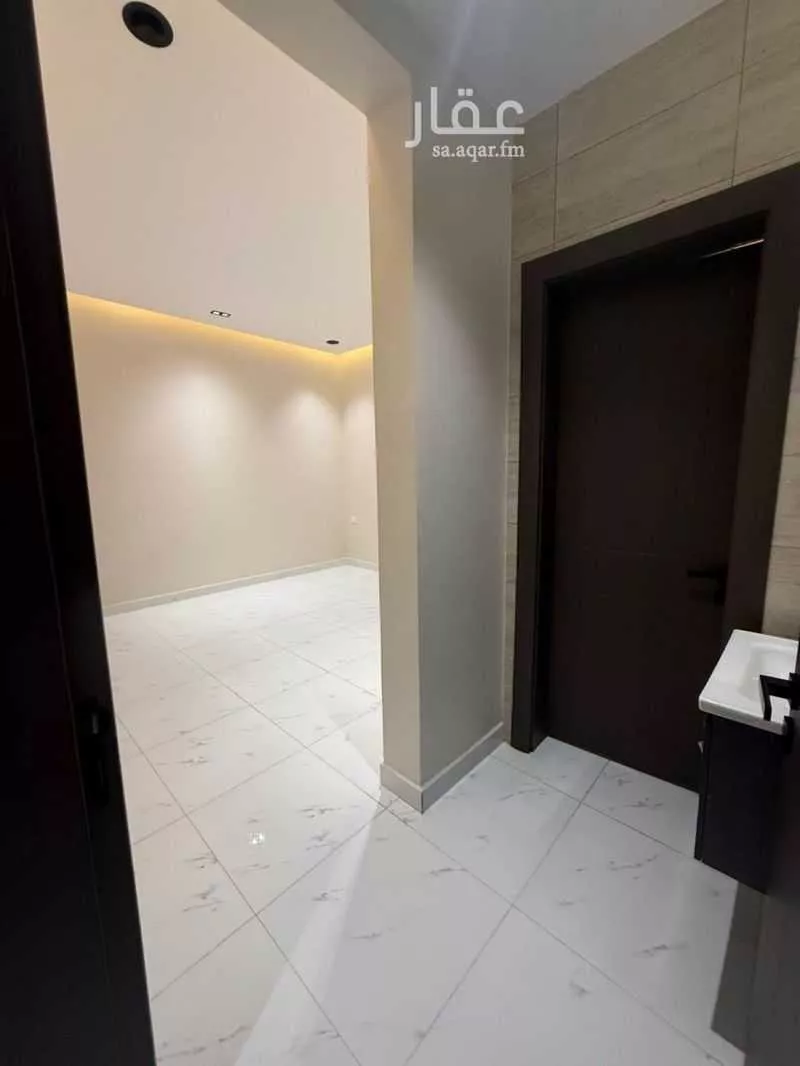 شقة في المطار