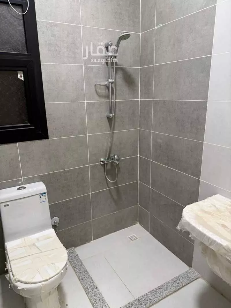 6 bedroom villa in Al Falah 11