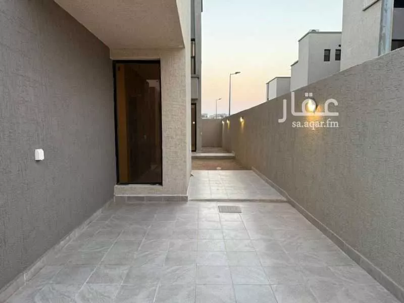 6 bedroom villa in Al Falah 15