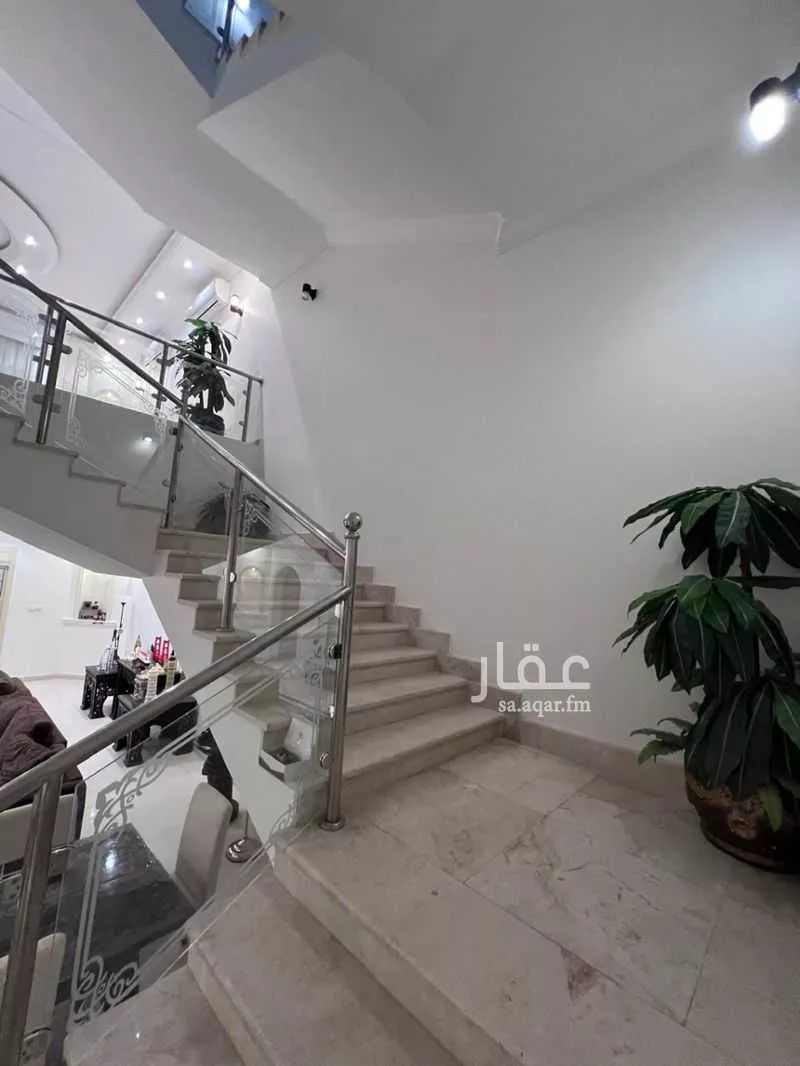 فيلا 8 غرف في الشراع 17