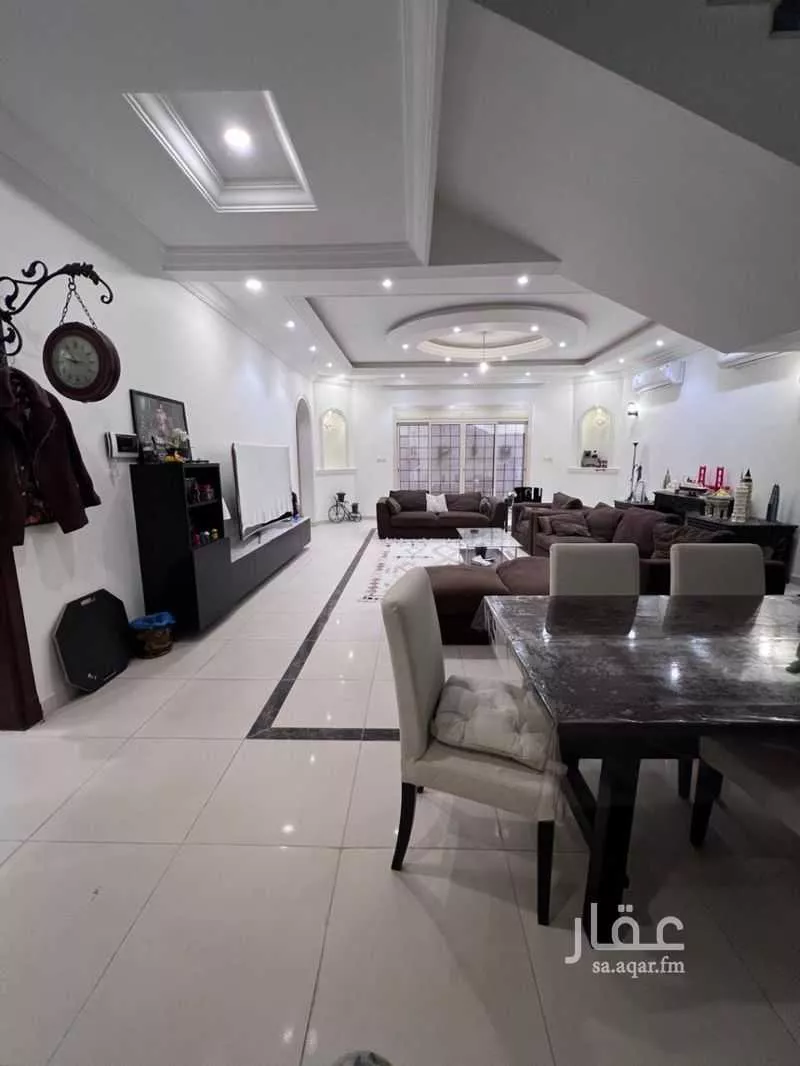 فيلا 8 غرف في الشراع 22