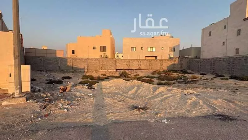 893 sqm land in Dahiat King Fahd 3