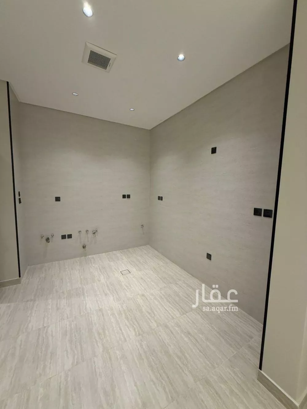3 bedroom apartment in Al Nuzhah 5