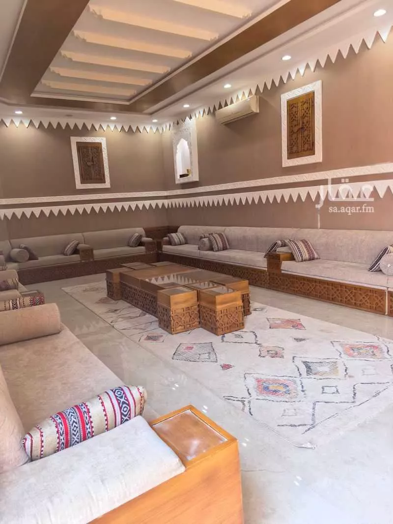 5 bedroom villa in Ash Sharq, Riyadh 8