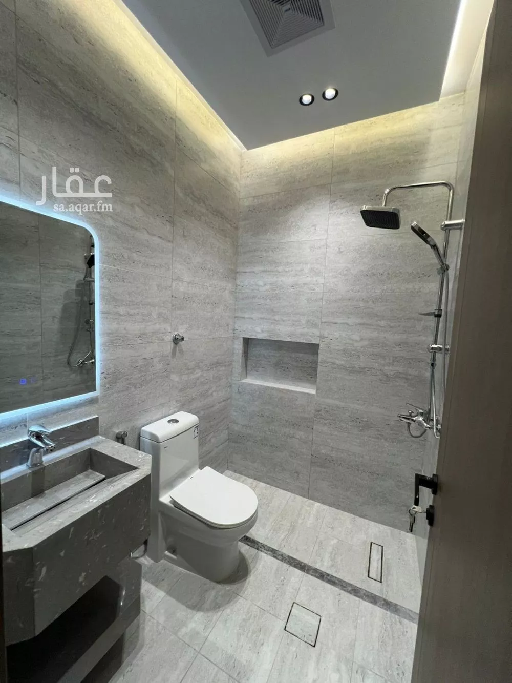 5 bedroom apartment in Al Rawdah 7