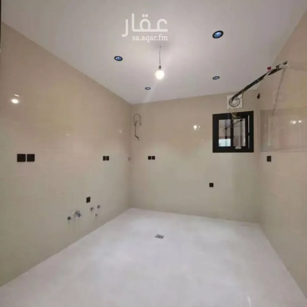 شقة 4 غرف في النخيل 2