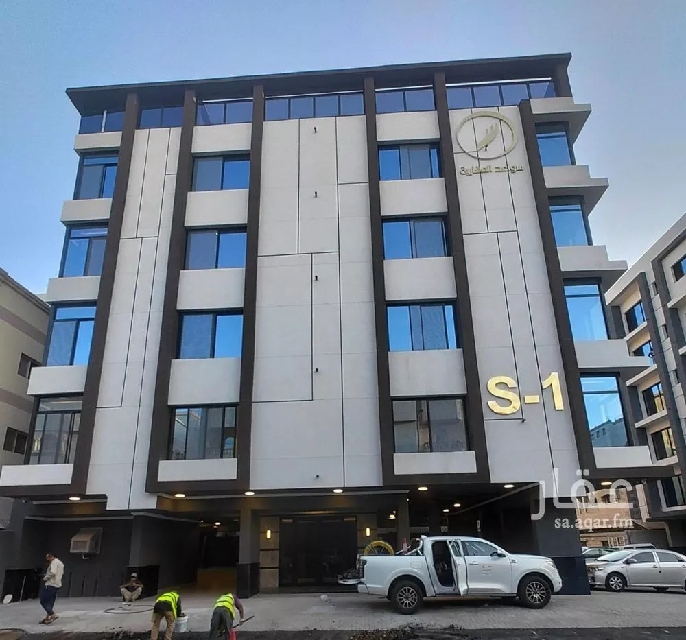 4 bedroom apartment in Al Rawdah 5