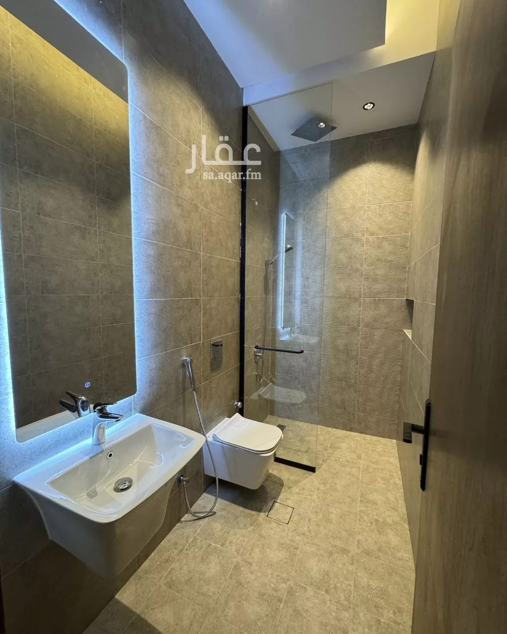 2 bedroom apartment in Al Salamah 7