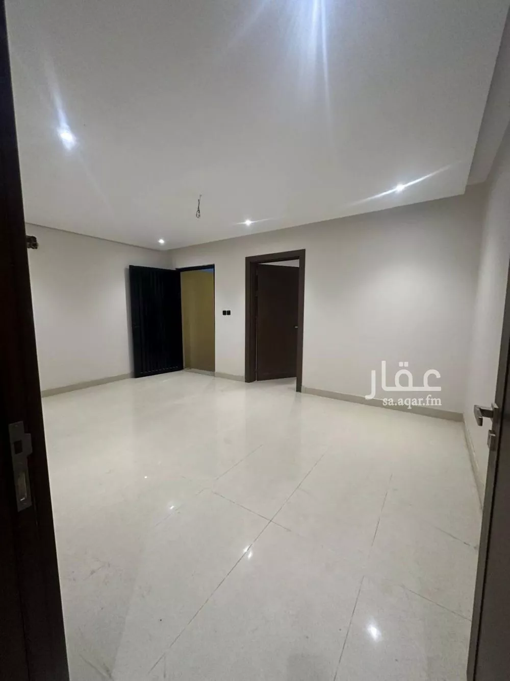 فيلا 8 غرف في الفرسان 4