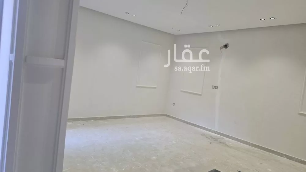 6 bedroom villa in Uhud 4