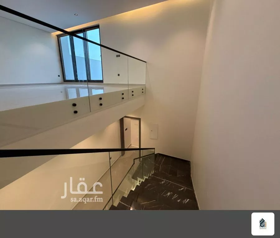 فيلا 4 غرف في السيف 15