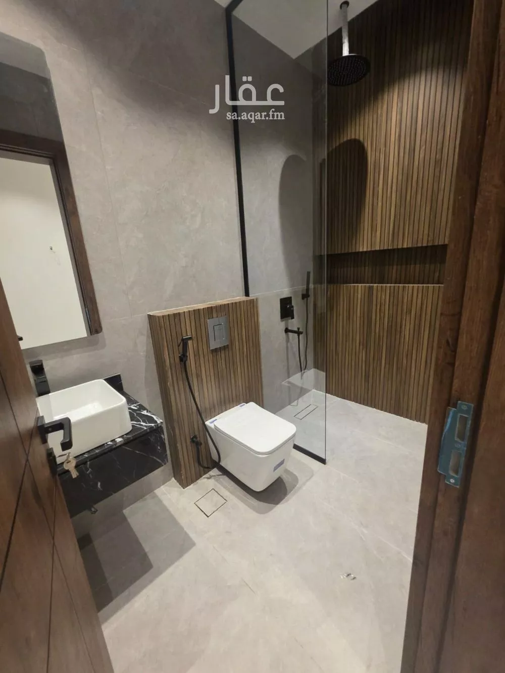 7 bedroom apartment in Al Zahra 8