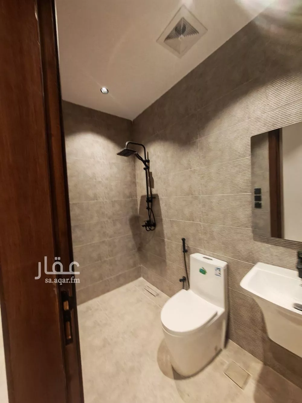5 bedroom apartment in Al Salamah 11