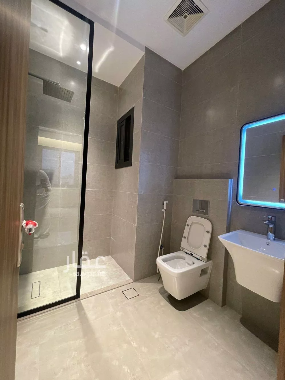 4 bedroom apartment in Al Safa 8