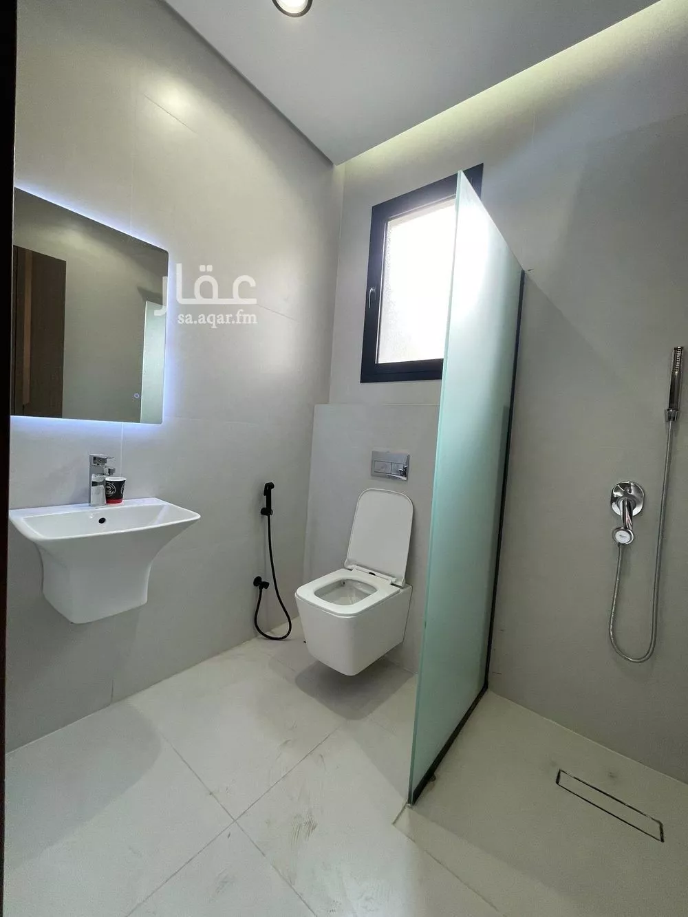 4 bedroom apartment in Al Rabwa 8