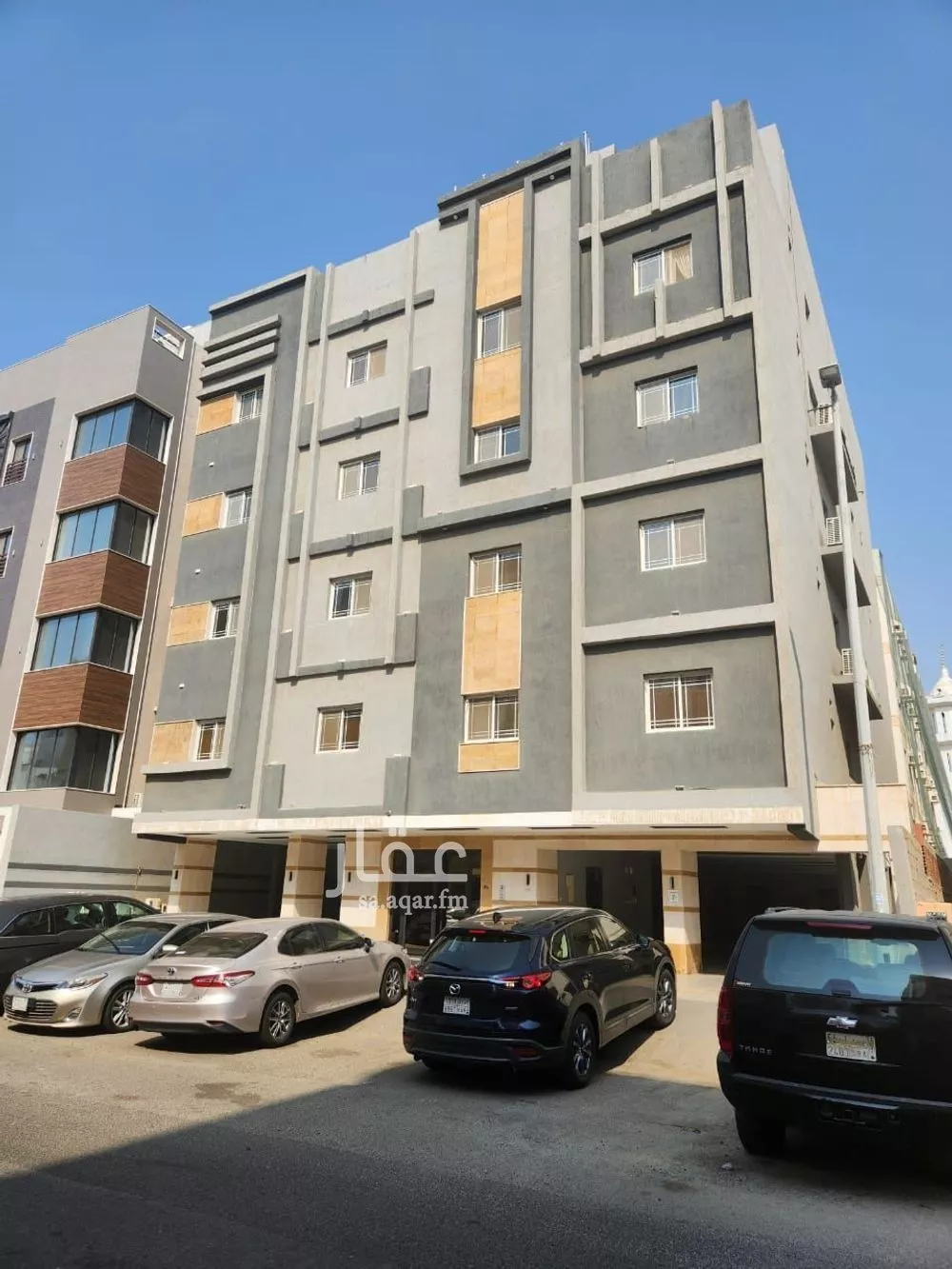 5 bedroom apartment in Al Salamah 6