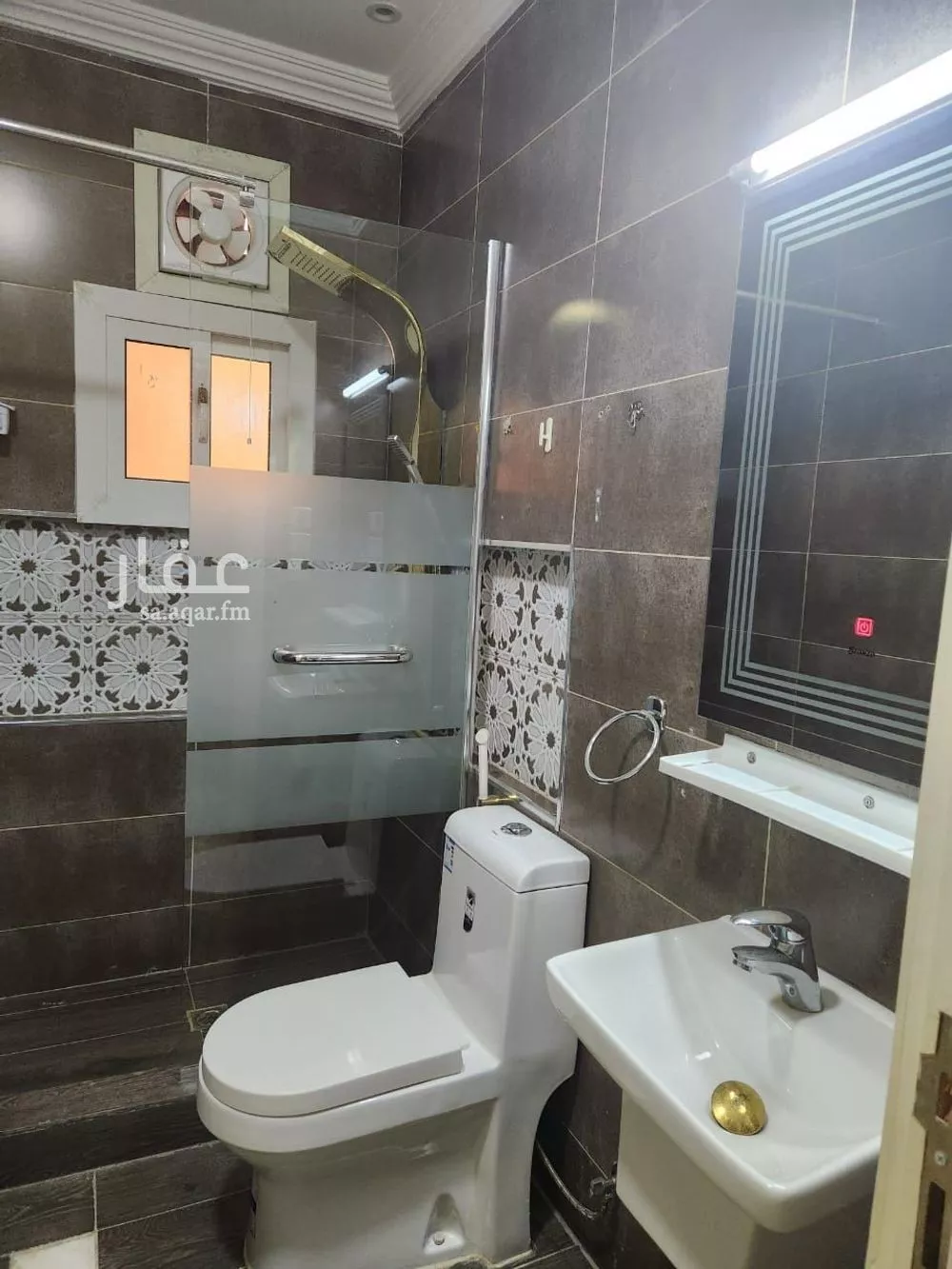 5 bedroom apartment in Al Salamah 9