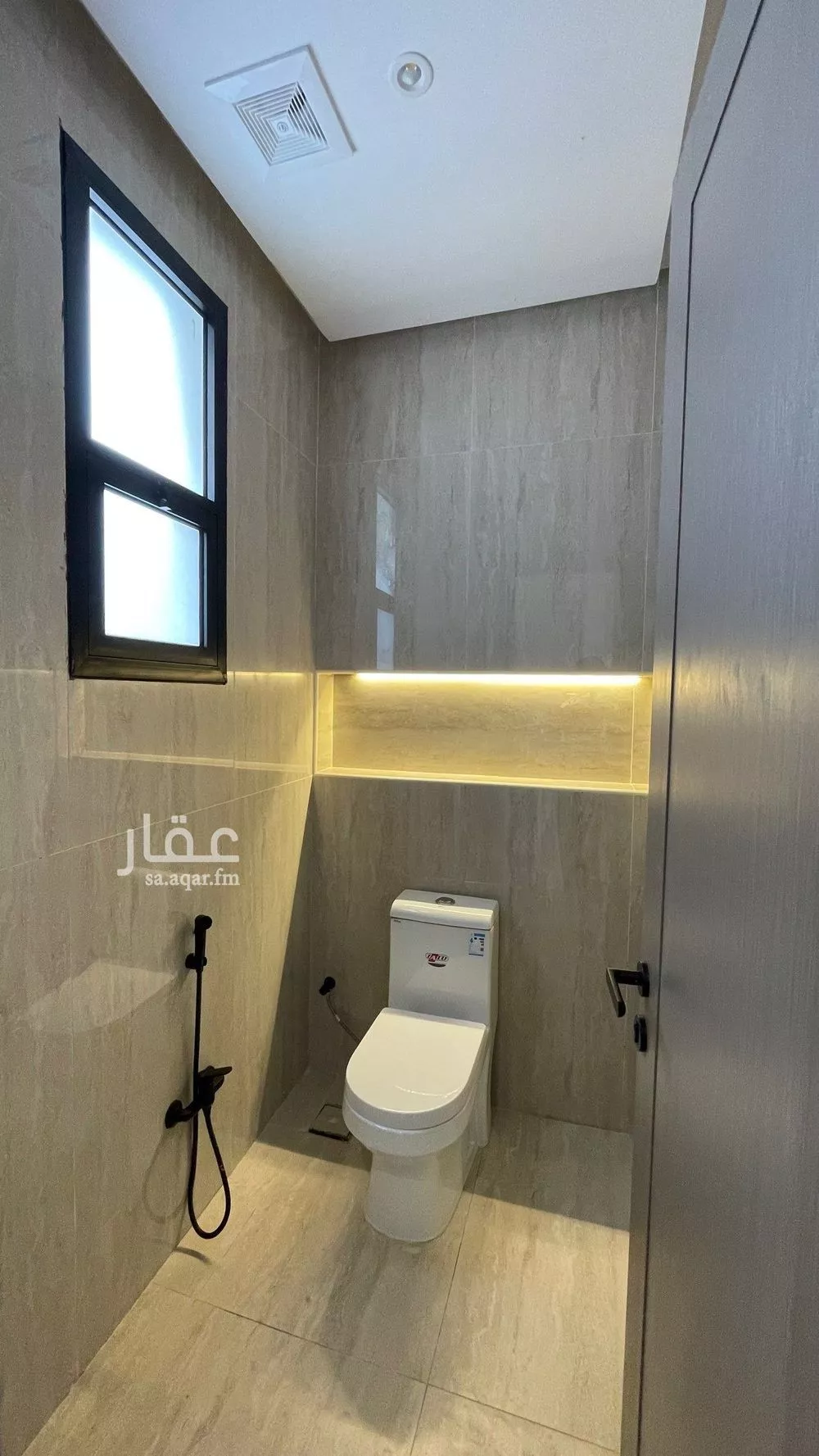 فيلا 6 غرف في ضاحية الملك فهد 3
