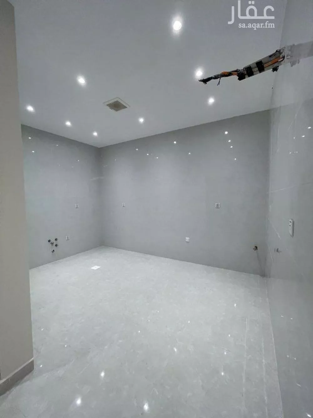 4 bedroom apartment in Al Aziziyah 4