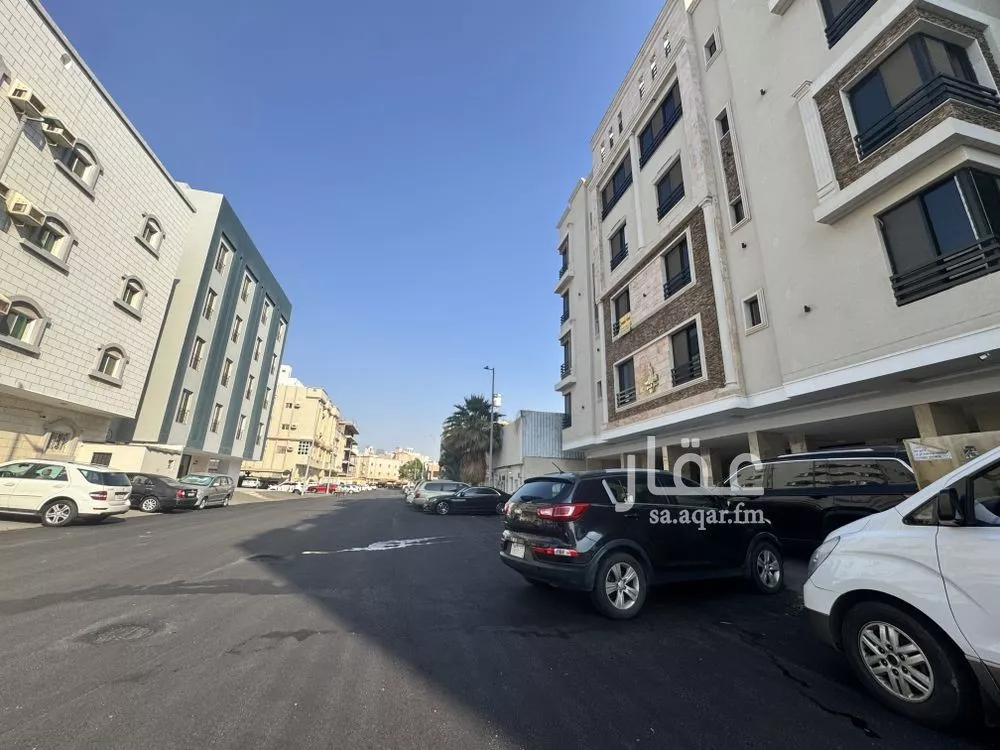 5 bedroom apartment in Al Marwa 2