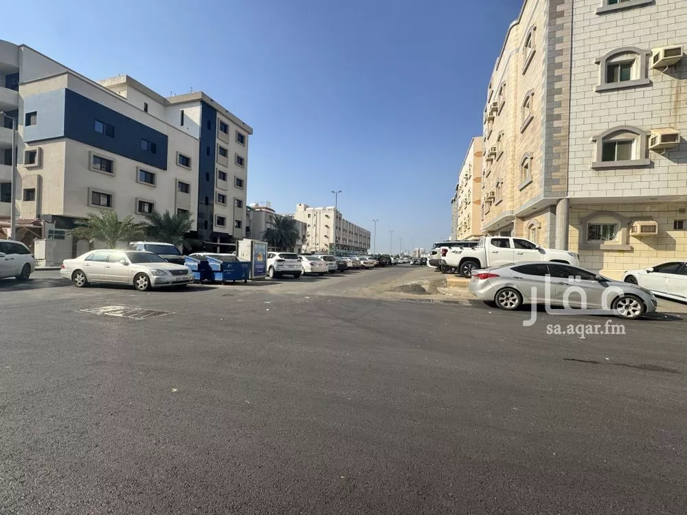 5 bedroom apartment in Al Marwa 7