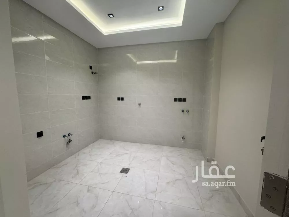 5 bedroom apartment in Al Marwa 8