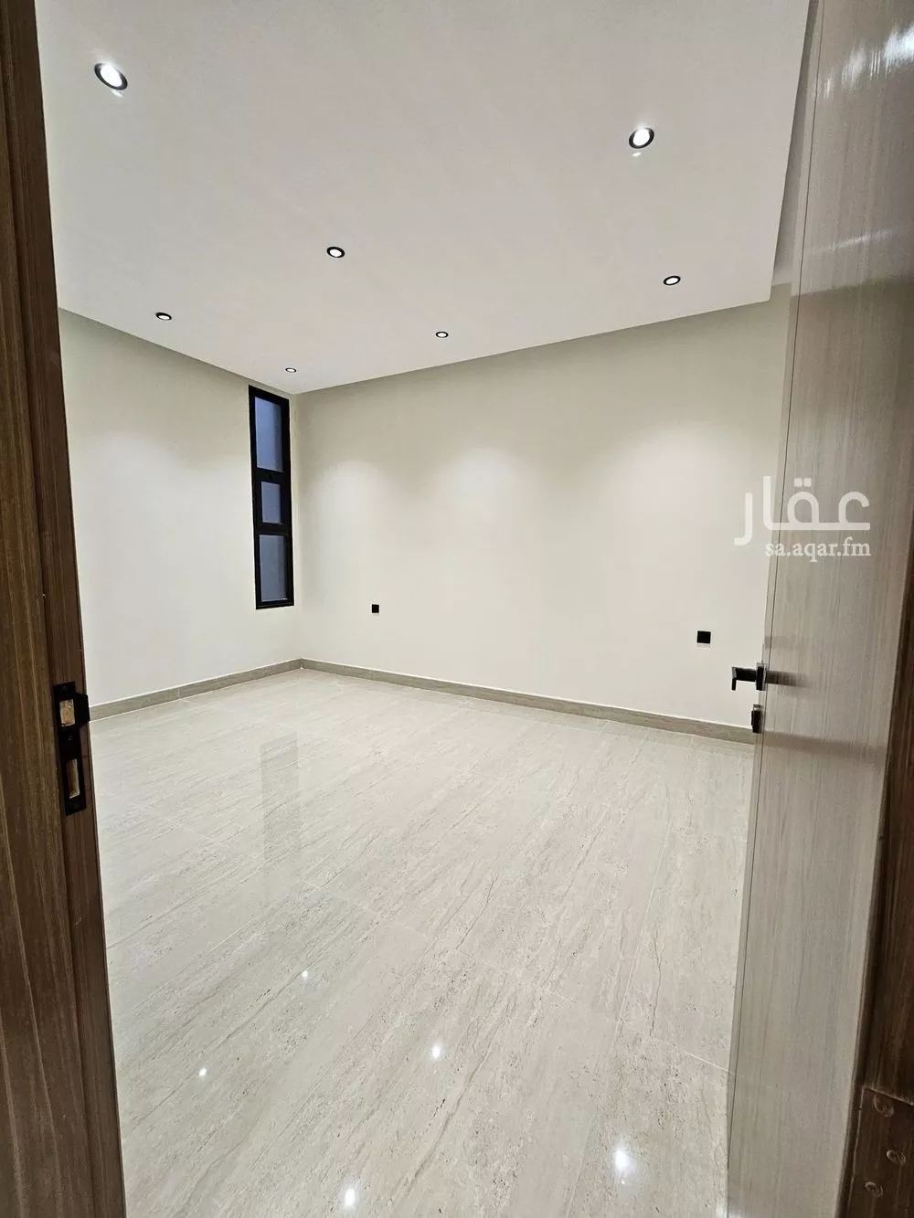 فيلا 6 غرف في ضاحية الملك فهد 9