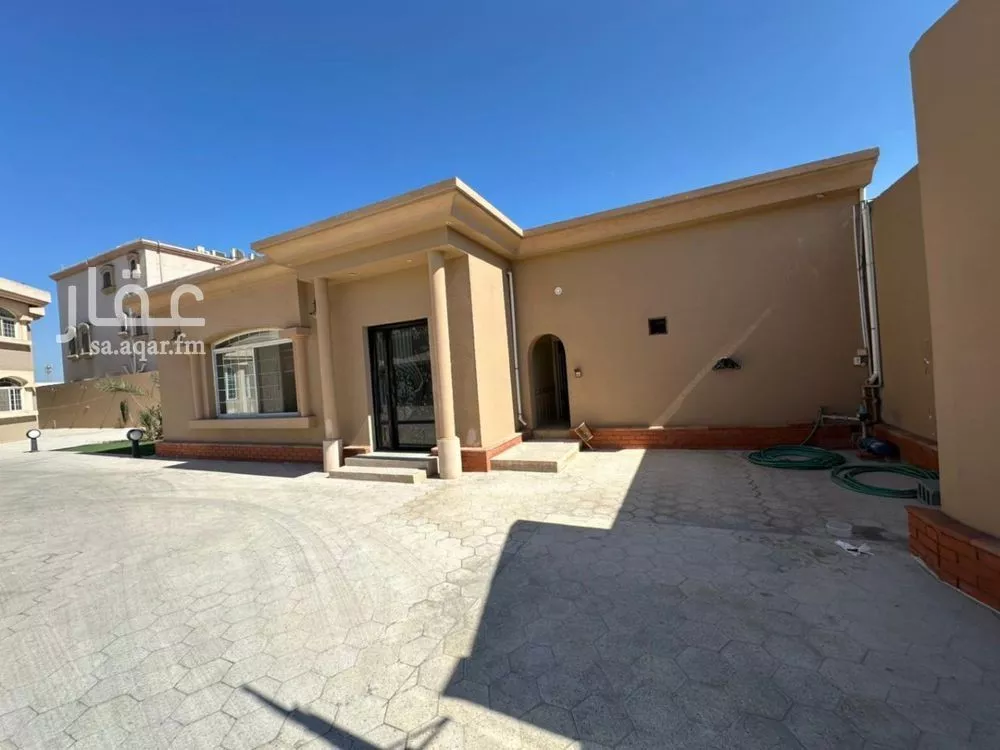 8 bedroom villa in Al Nuzhah 3