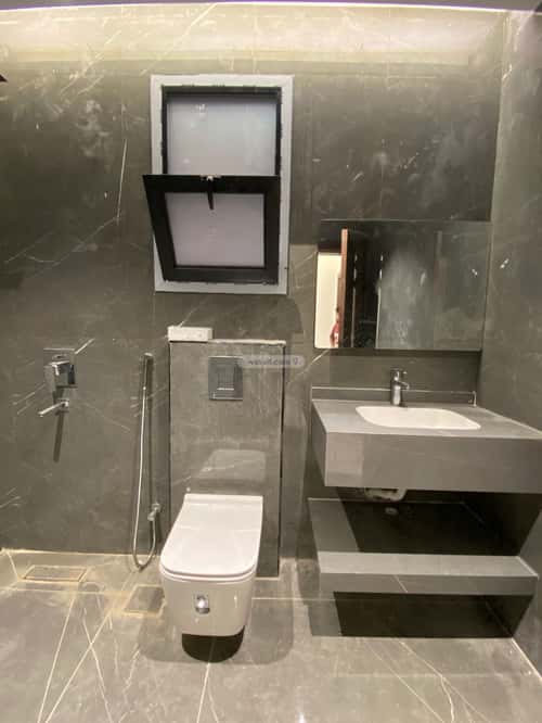 8 bedroom villa in Al Ukayshiyyah 1