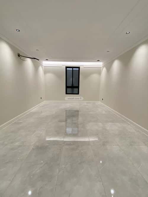8 bedroom villa in Al Ukayshiyyah 3